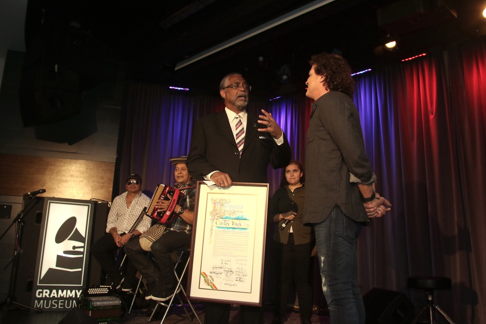 Singer Carlos Vives and 4h Graders from Para Los Niños make music at The Grammy Museum on October 23, 2015 in Los Angeles, California (Photo by Jc Olivera)